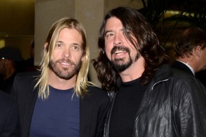 2014DaveGrohl_TaylorHawkins_Getty465078363_170314