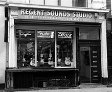 1418732158ShopFrontPictureBlackWhite500